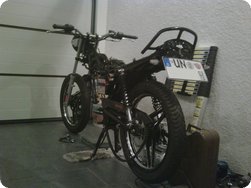 Die lackierte Gabel ist bereits verbaut