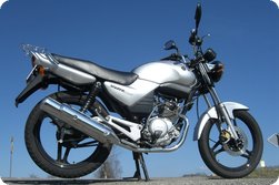 Seitenaufnahme der Yamaha YBR 125