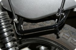 Befestigungsbügel der Yamaha YBR 125 ('05)