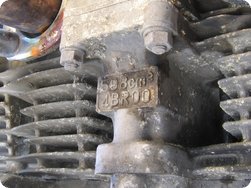 Detail vom nicht wirklich gepflegten Motorblock